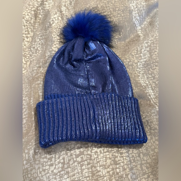 Kurt Geiger London NWOT Foil Metallic Pompom Beanie - Picture 5 of 5